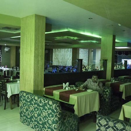 Hotel Sunshine Baharampur Eksteriør billede