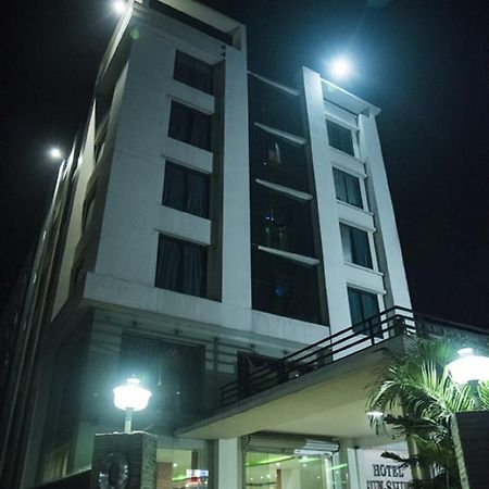 Hotel Sunshine Baharampur Eksteriør billede