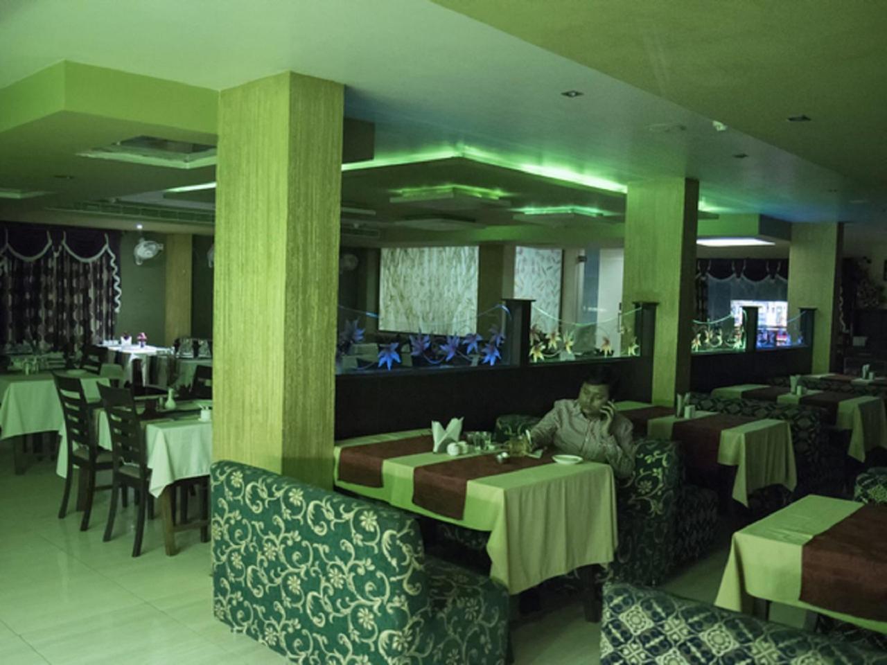 Hotel Sunshine Baharampur Eksteriør billede