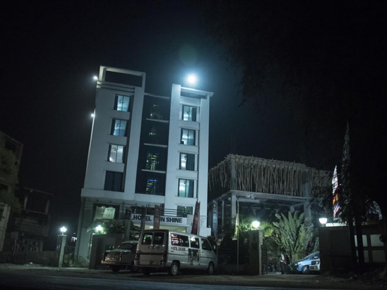 Hotel Sunshine Baharampur Eksteriør billede