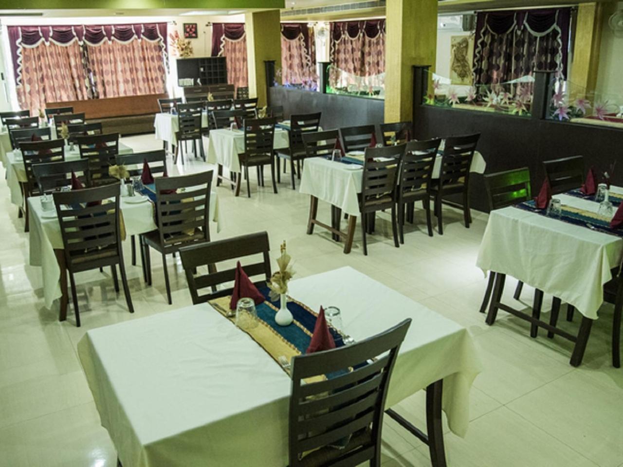 Hotel Sunshine Baharampur Eksteriør billede
