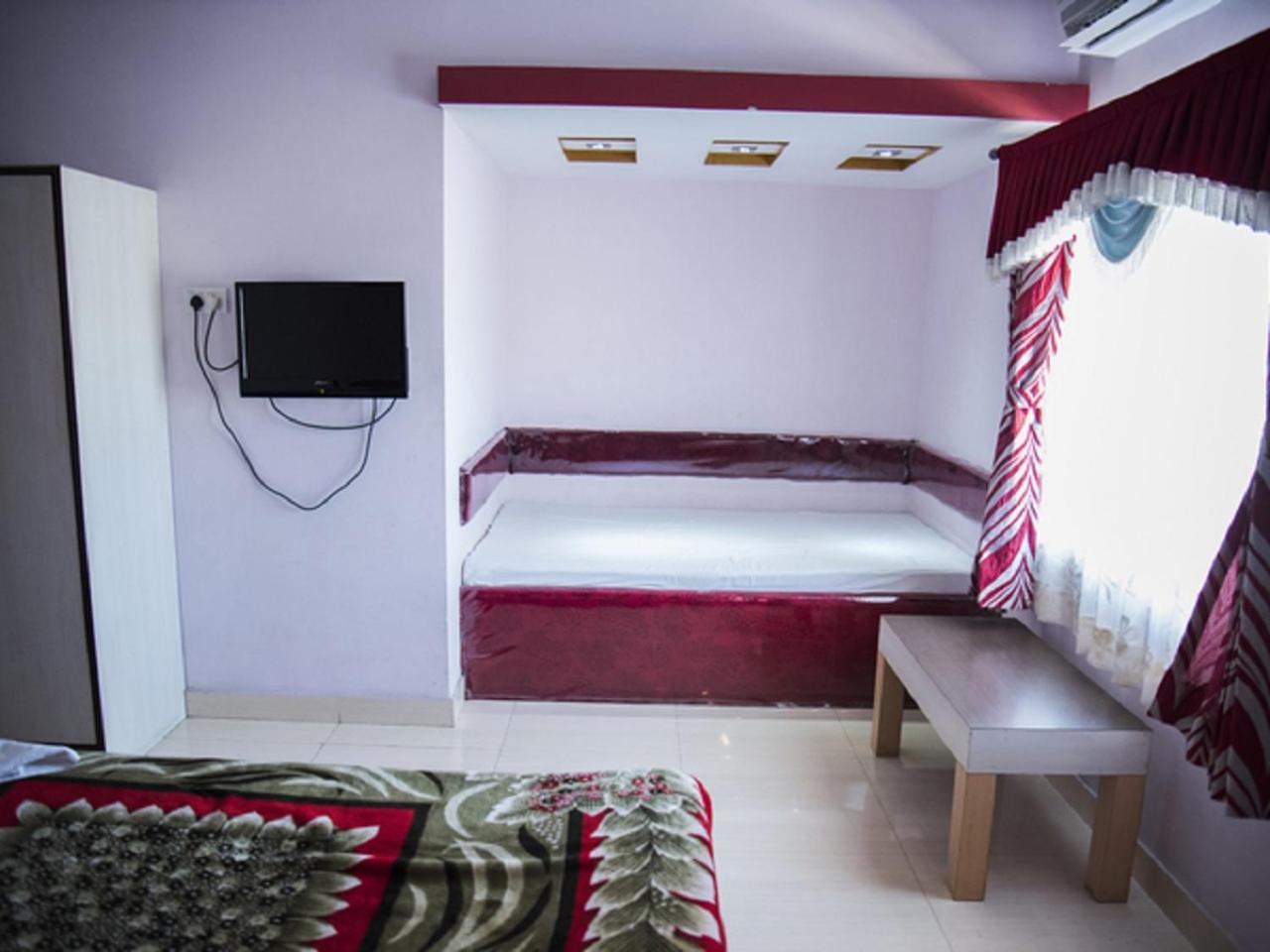 Hotel Sunshine Baharampur Eksteriør billede