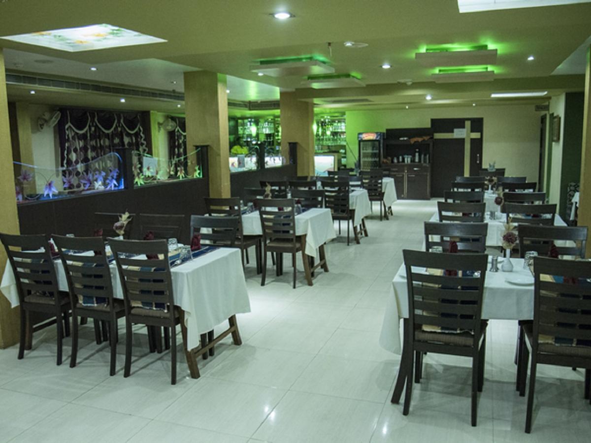 Hotel Sunshine Baharampur Eksteriør billede