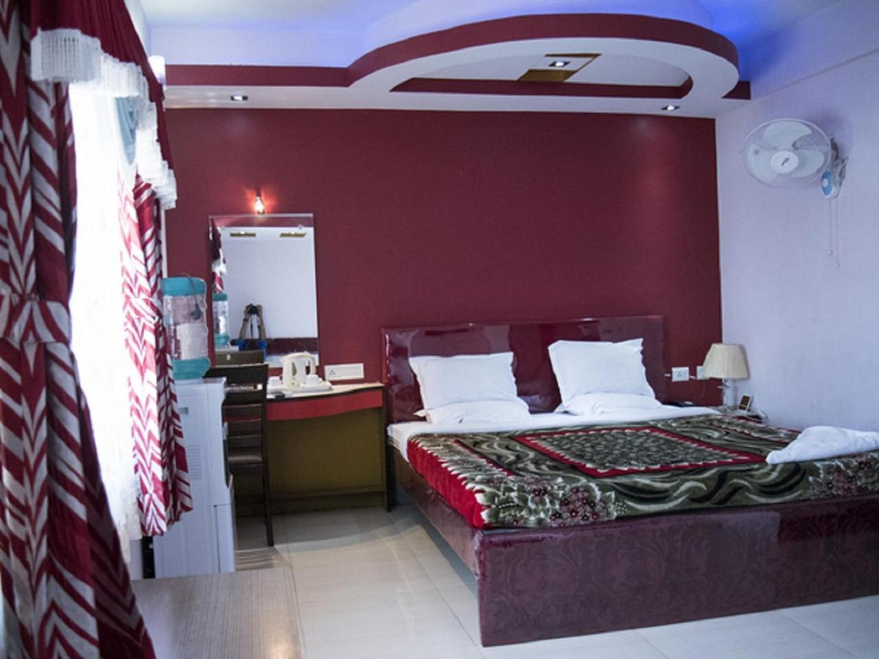 Hotel Sunshine Baharampur Eksteriør billede