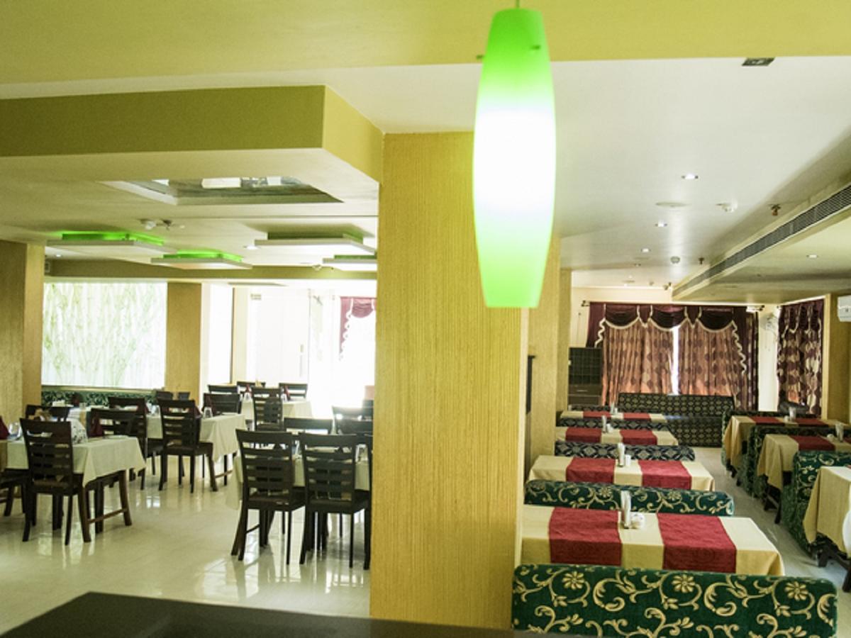 Hotel Sunshine Baharampur Eksteriør billede