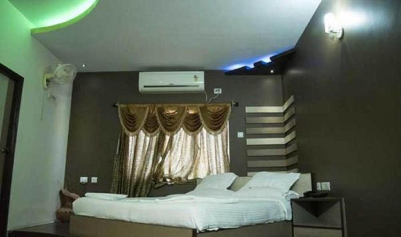 Hotel Sunshine Baharampur Eksteriør billede